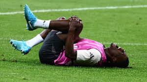 着年轻球员 着年轻球员