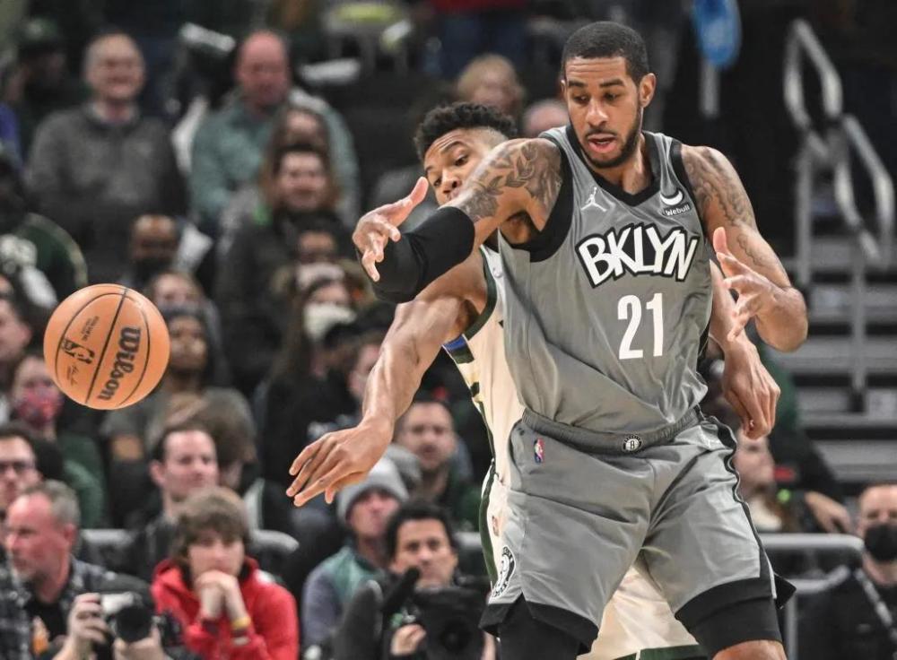 并伴随压力 并伴随压力