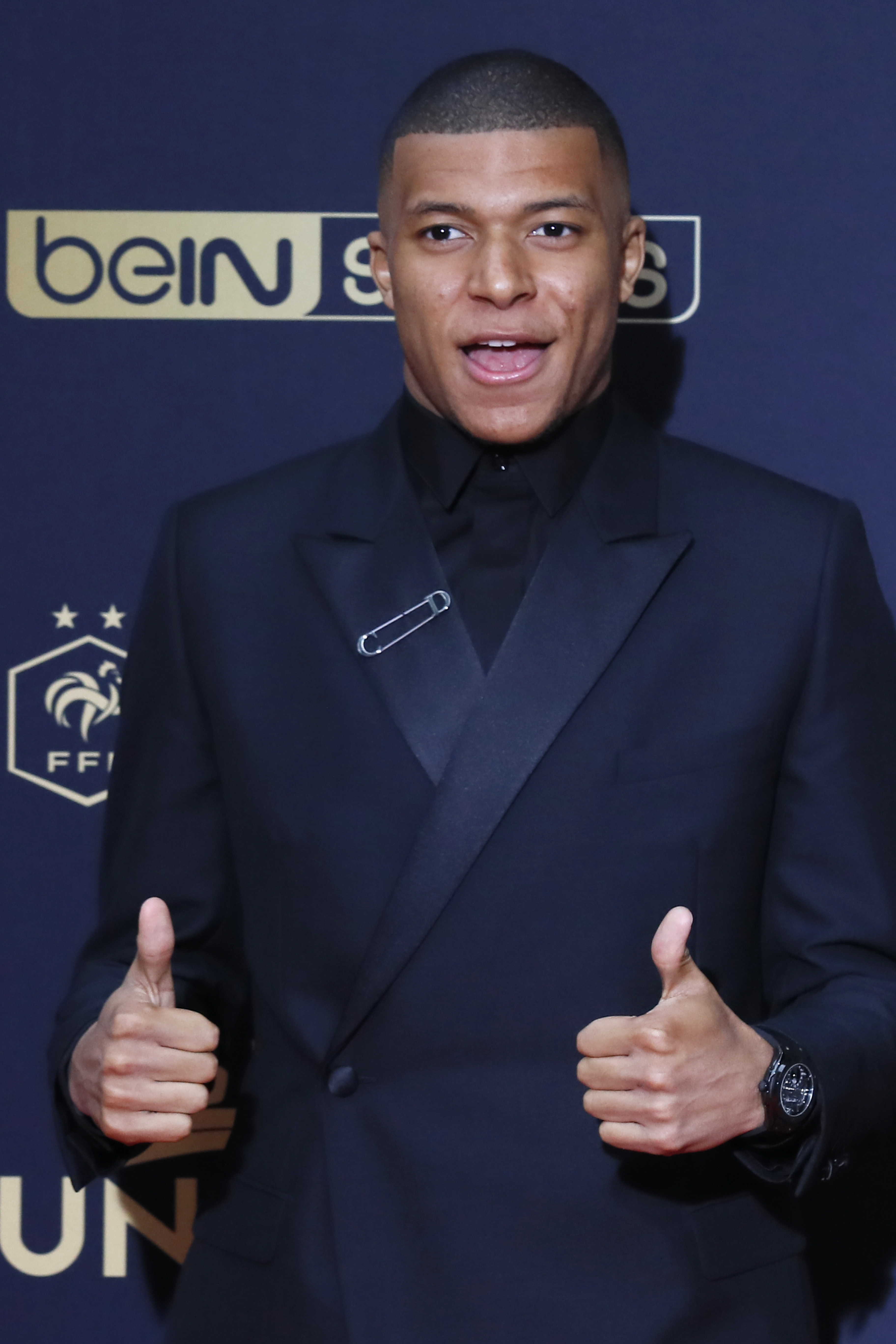 乙以产业周 乙以产业周